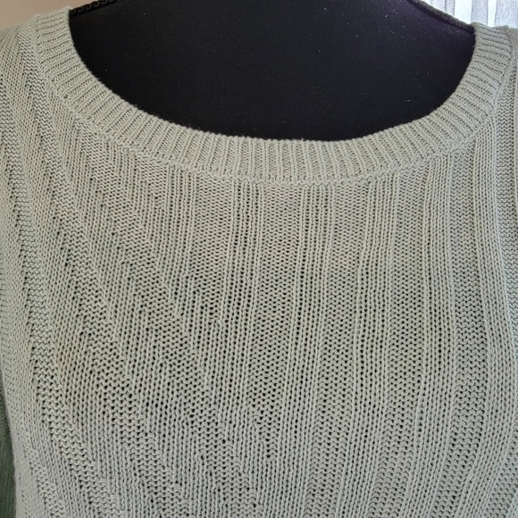 SOHO Spring Mint Green Sweater Size Medium - Picture 2 of 10